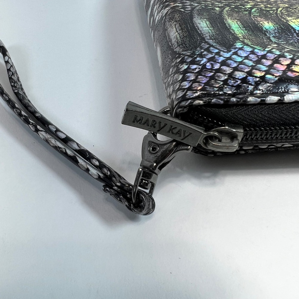 Mary Kay Holographic Iridescent Snakeskin Print Wristlet Wallet Blue‎ Interior - Picture 3 of 7